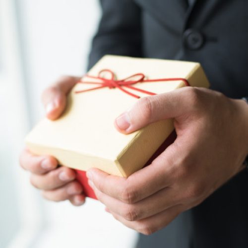 5 Brilliant Gift Set Ideas For Corporate Annual Day