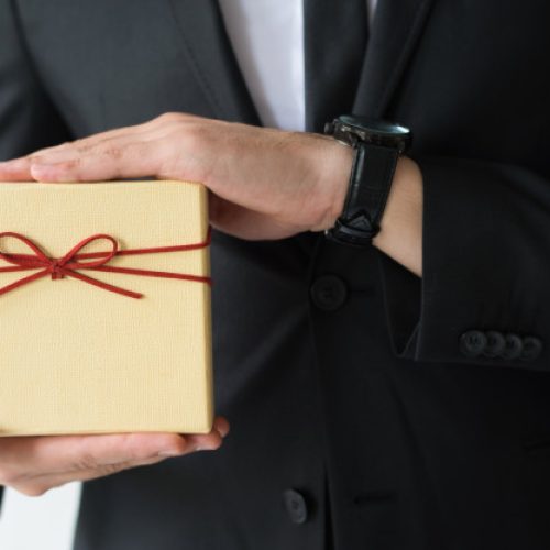 How To Use Corporate Gifts To Market Your Business?