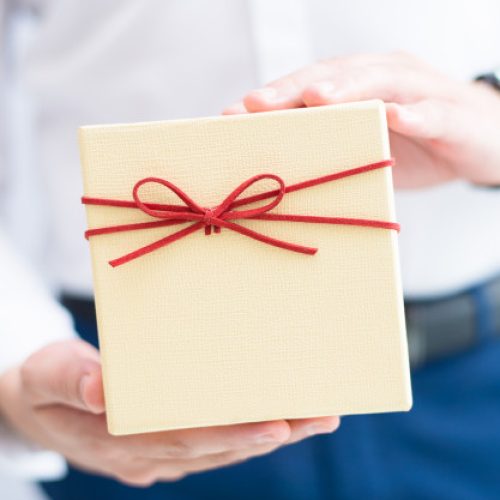 What are the options of corporate gifts offered by MiGifting
